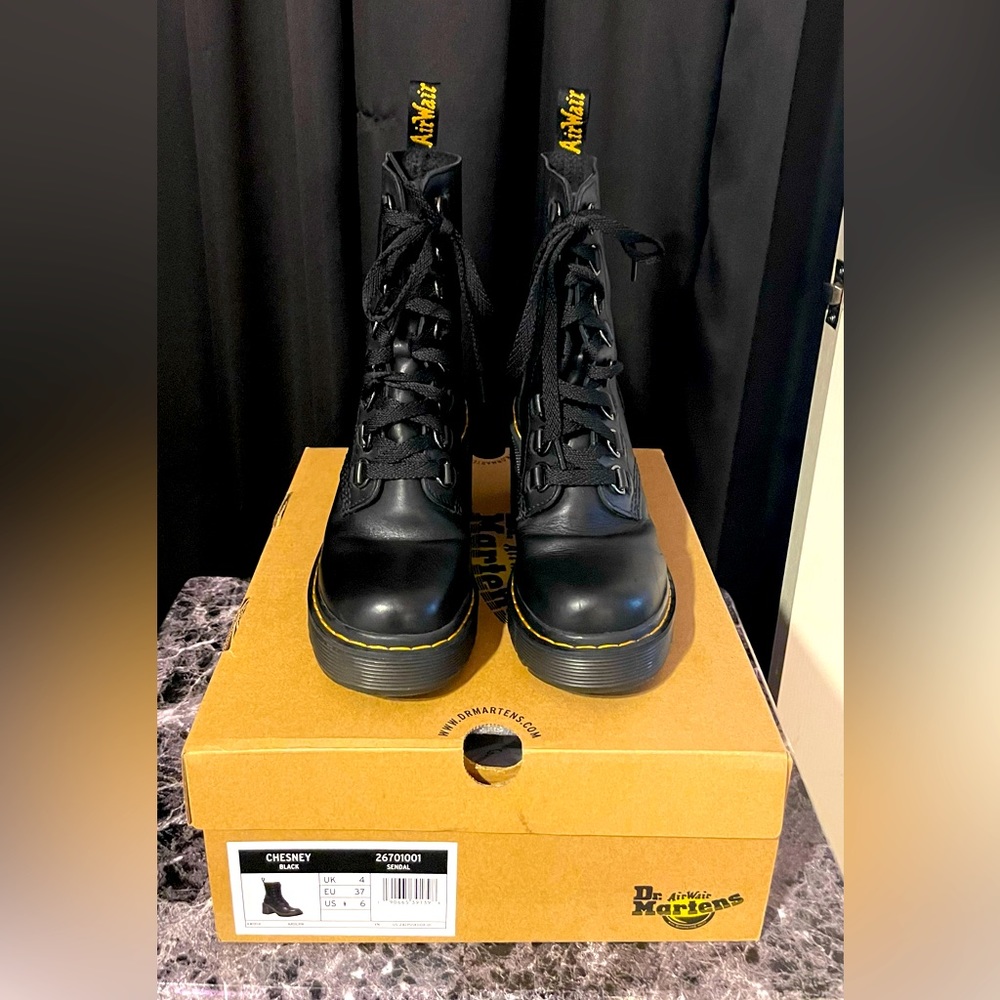 Dr Marten Chesney Sendal Black UK4 US6